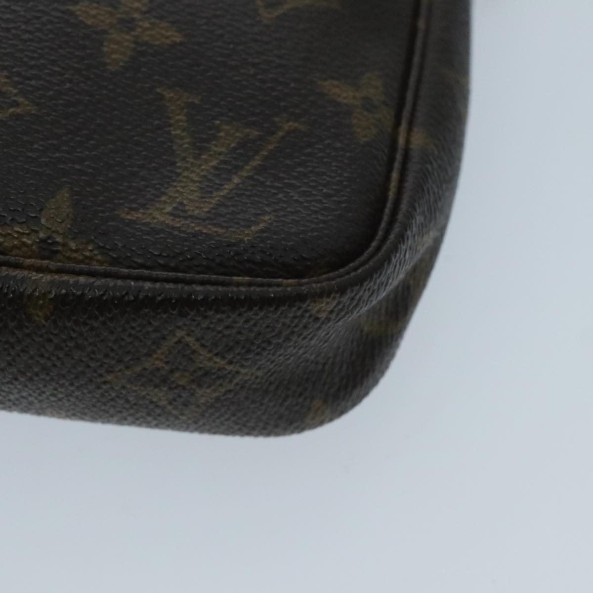 Louis Vuitton Pochette Accessoire Brown Canvas Clutch Bag (Pre-Owned)