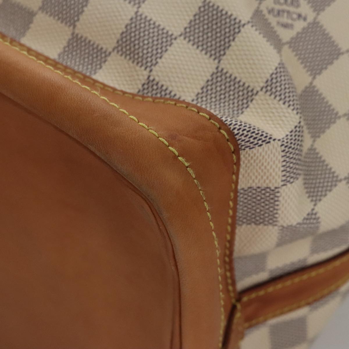 Louis Vuitton Noé White Canvas Shoulder Bag (Pre-Owned)