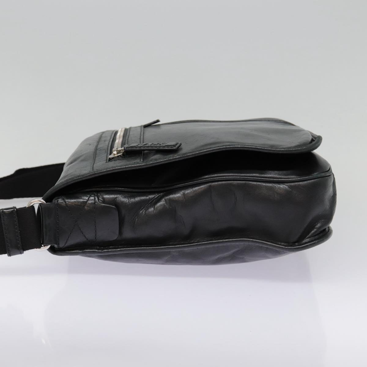 Bally Black Leather Shoulder Bag (Pre-Owned)
