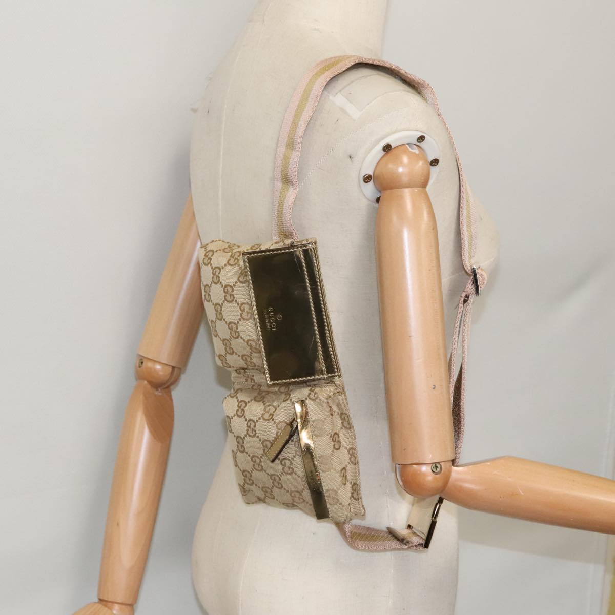 Gucci Beige Canvas Shoulder Bag (Pre-Owned)