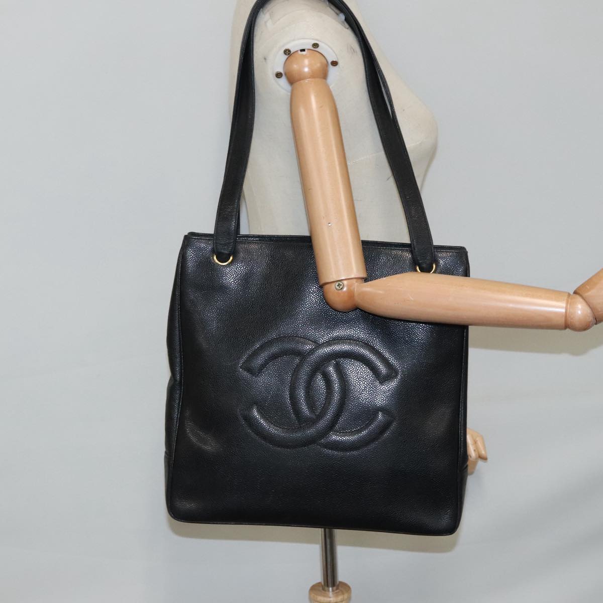 Chanel Logo Cc Black Leather Tote Bag (Pre-Owned)