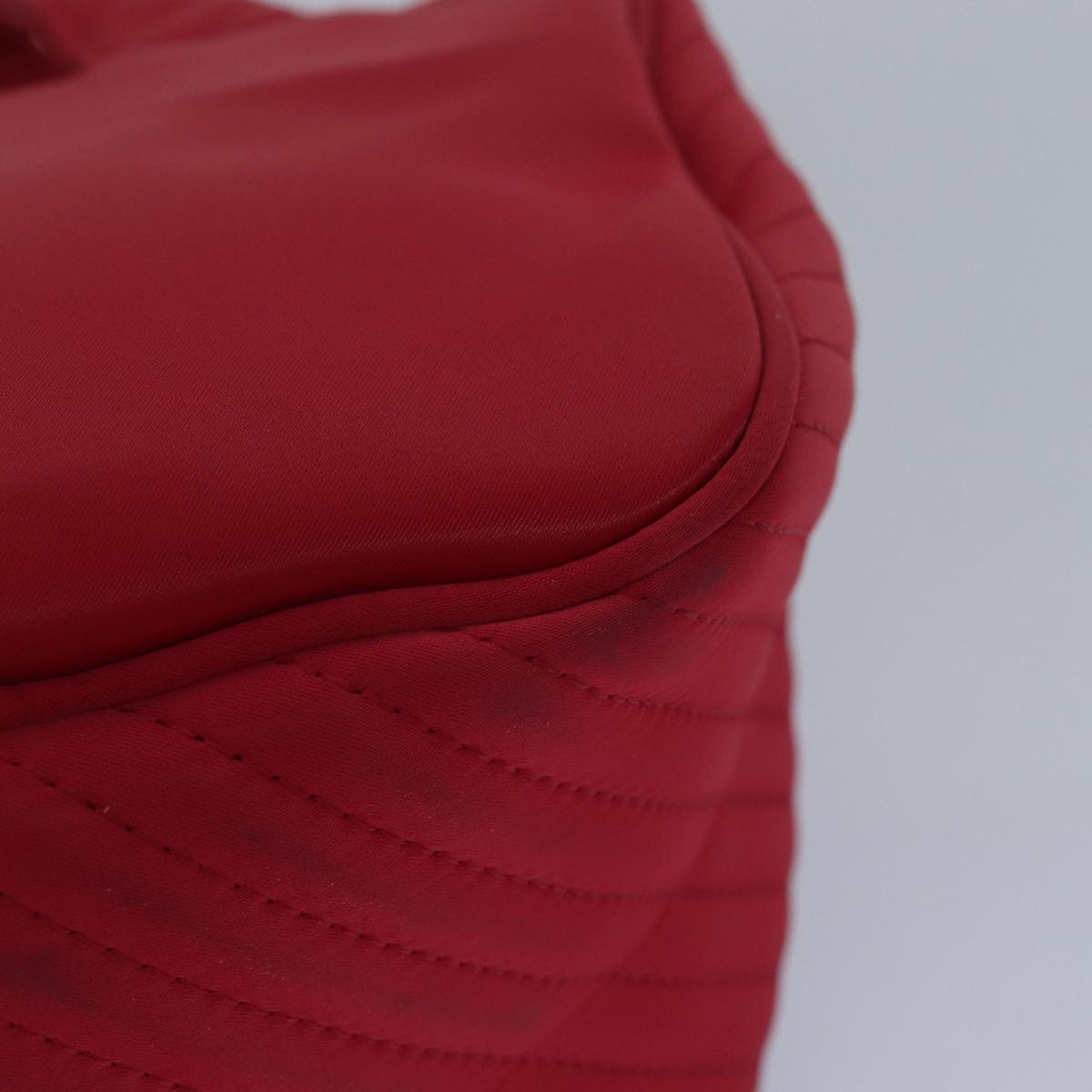 Yves Saint Laurent Red Synthetic Handbag (Pre-Owned)