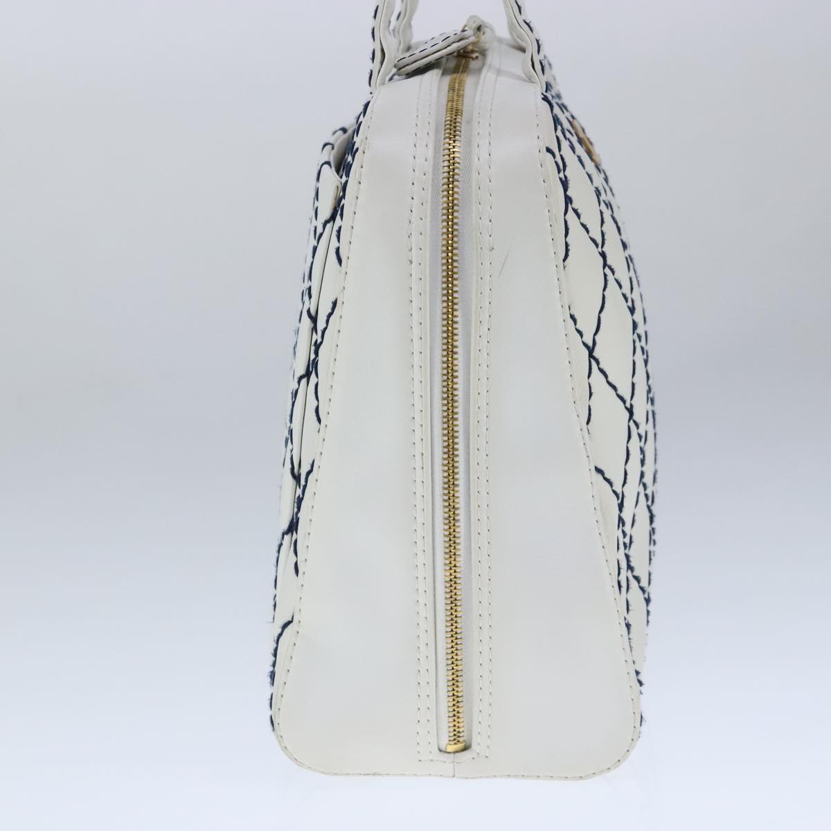 Chanel Wild Stitch White Leather Tote Bag (Pre-Owned)