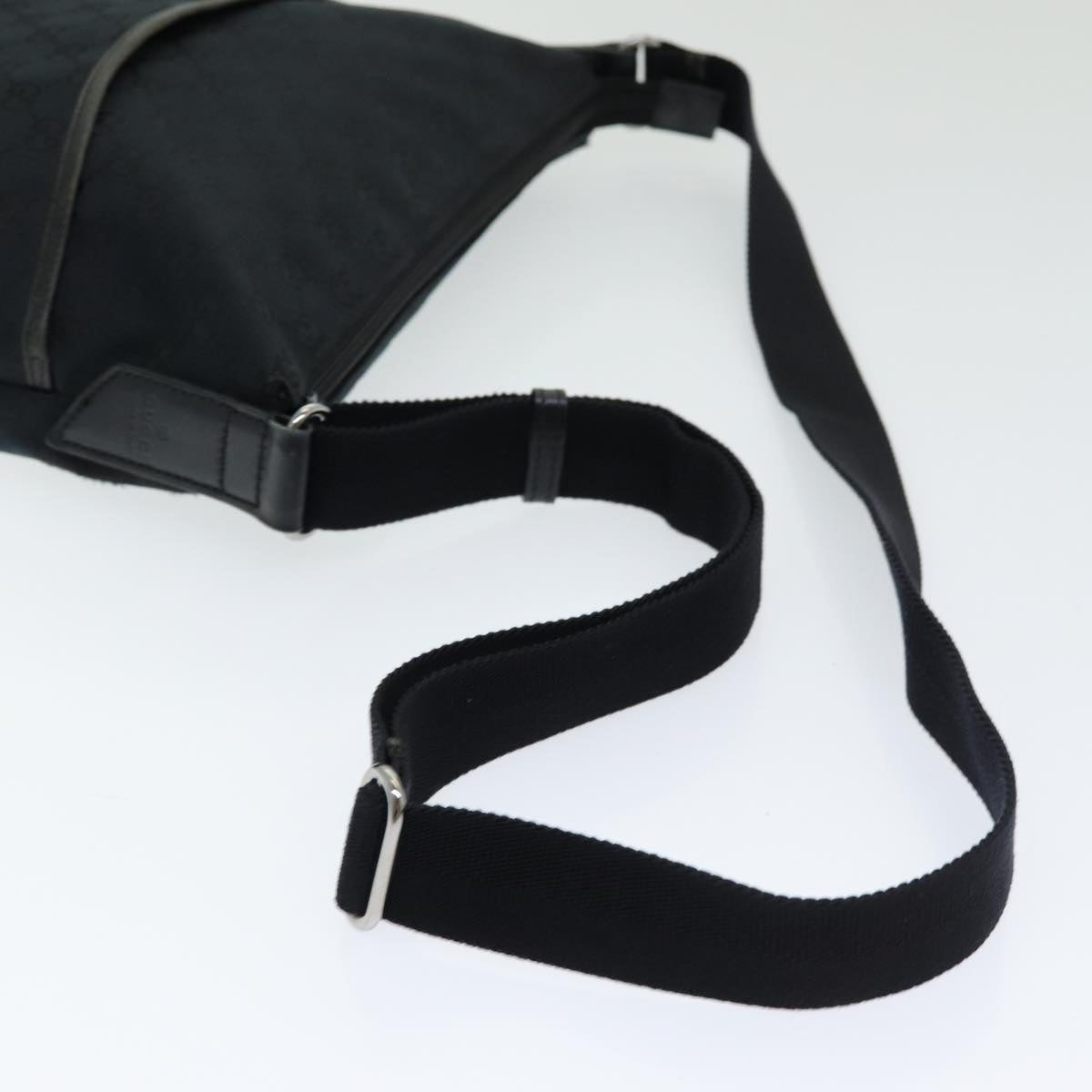 Gucci Gg Canvas Black Canvas Shoulder Bag (Pre-Owned)