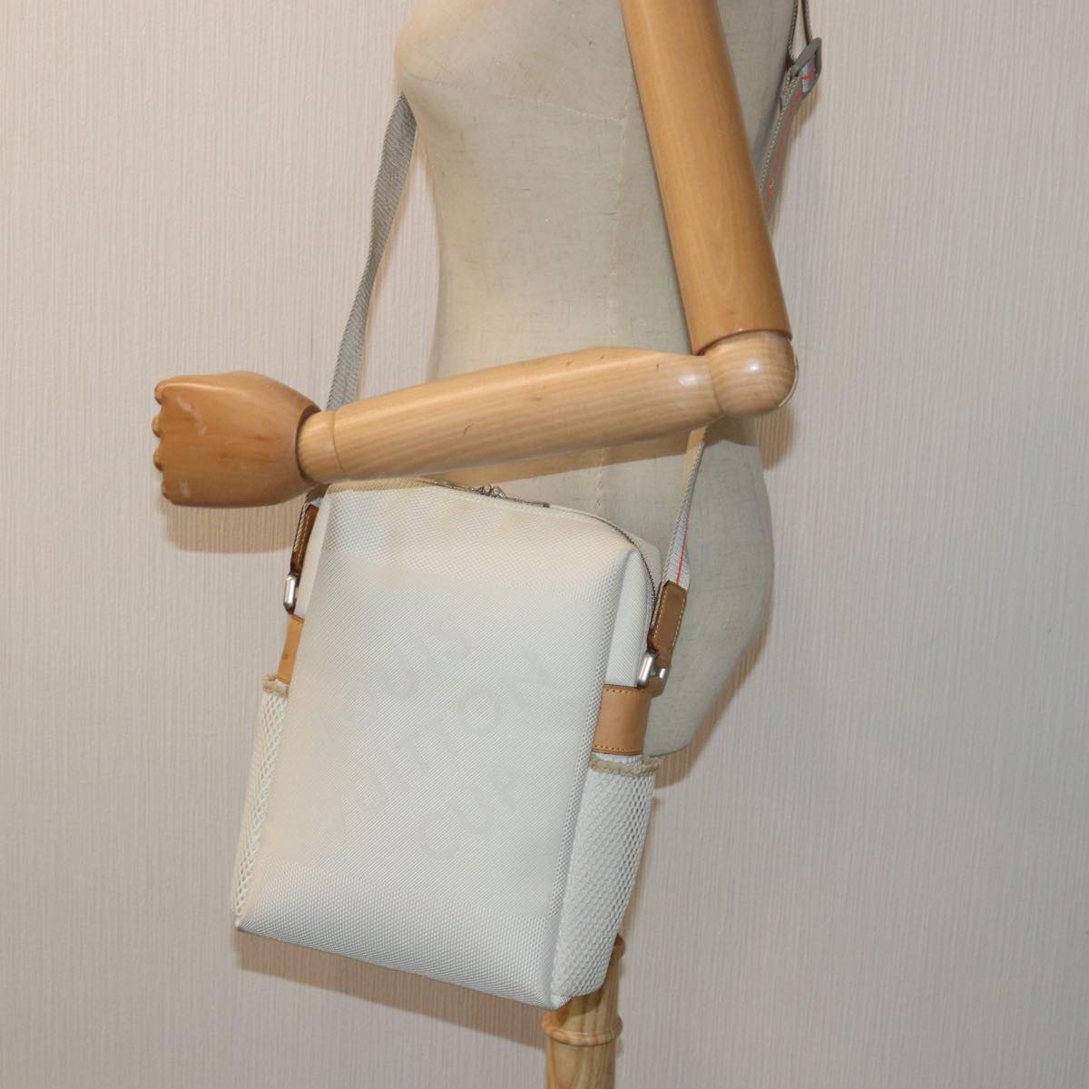 Louis Vuitton Weathery White Canvas Shoulder Bag (Pre-Owned)