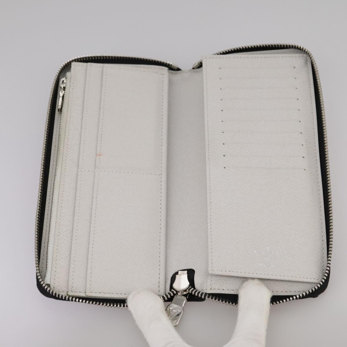 Louis Vuitton Zippy Wallet Vertical Grey Canvas Wallet  (Pre-Owned)