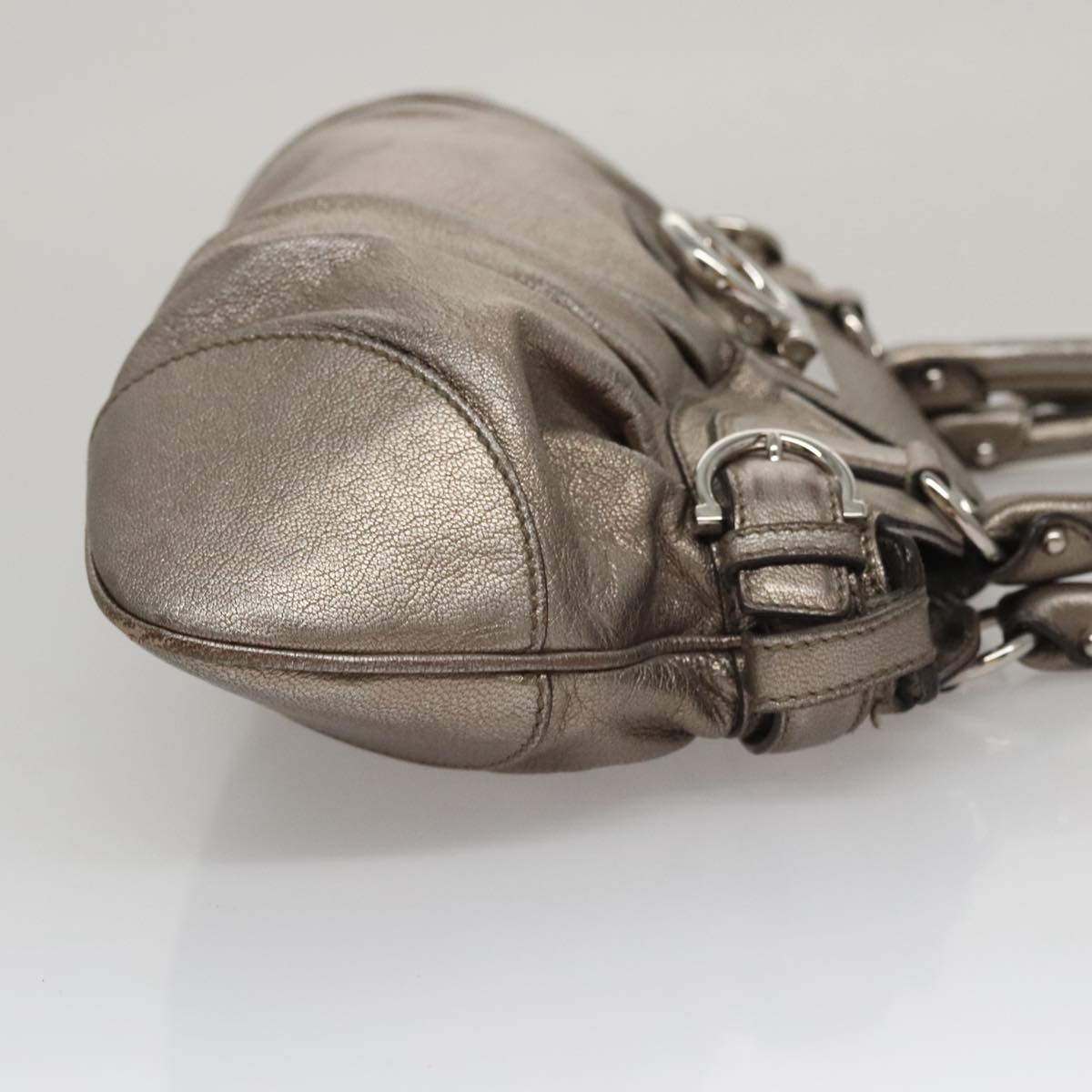Salvatore Ferragamo Gancini Silver Leather Shoulder Bag (Pre-Owned)