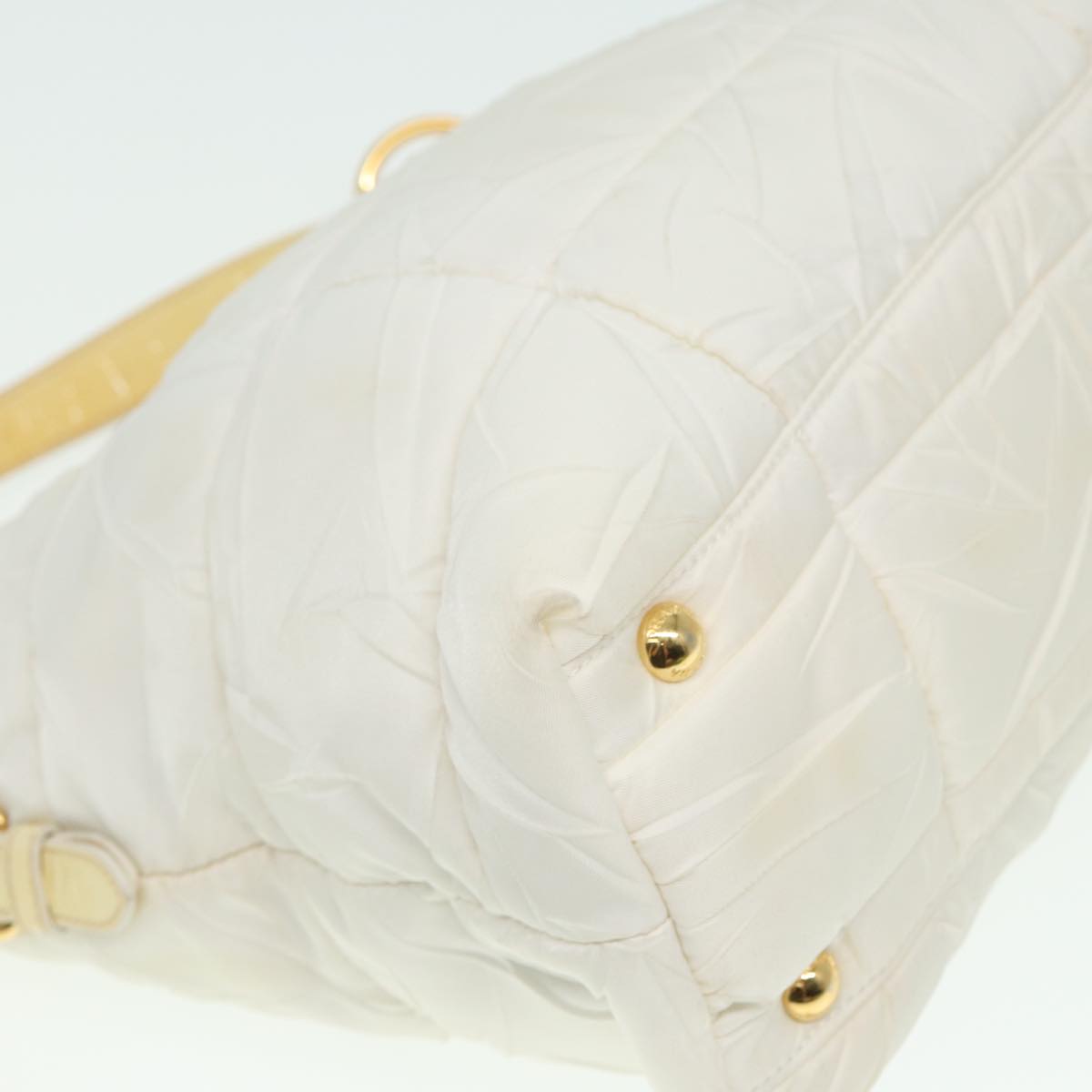 Prada White Synthetic Shoulder Bag (Pre-Owned)