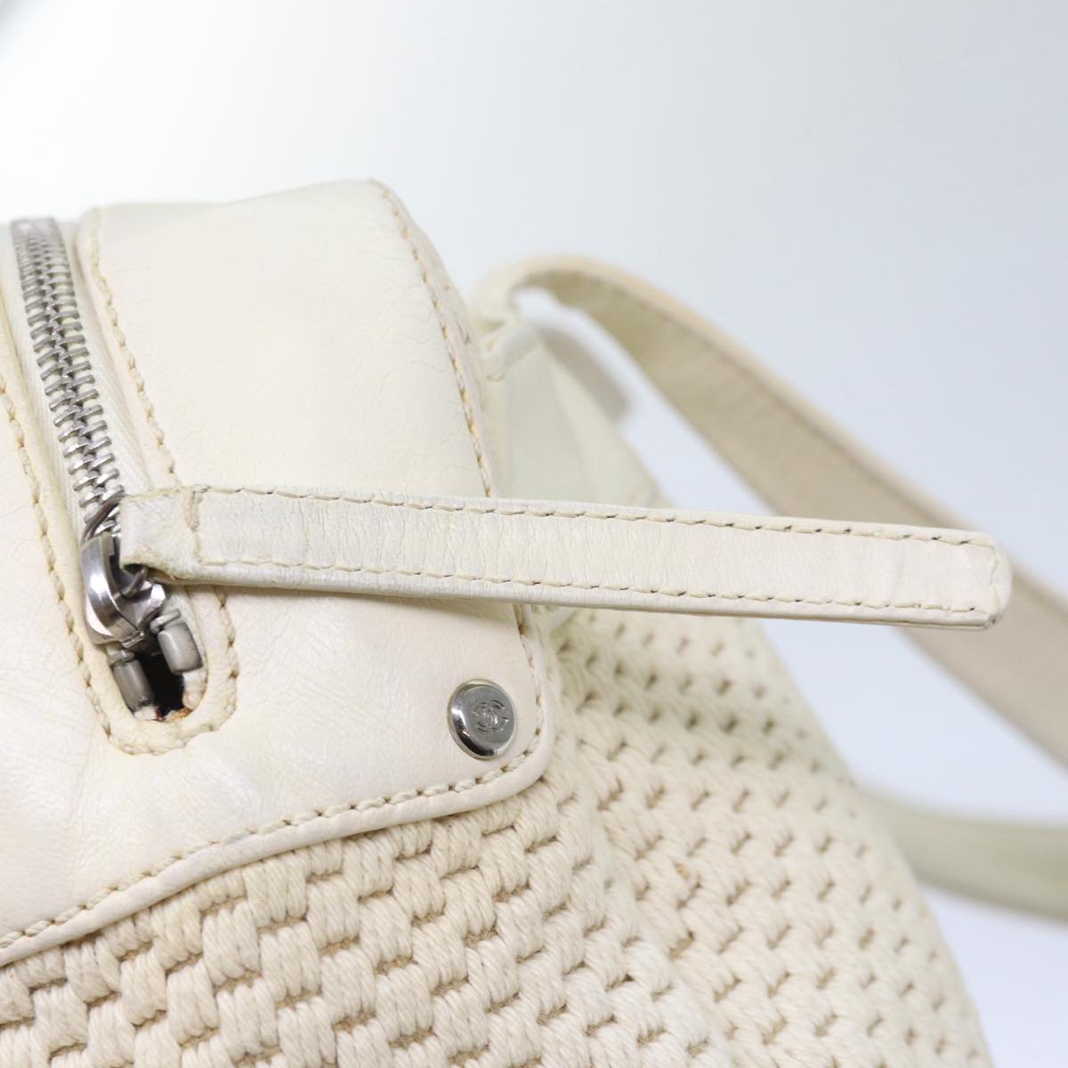 Chanel Chanel Beige Canvas Handbag (Pre-Owned)