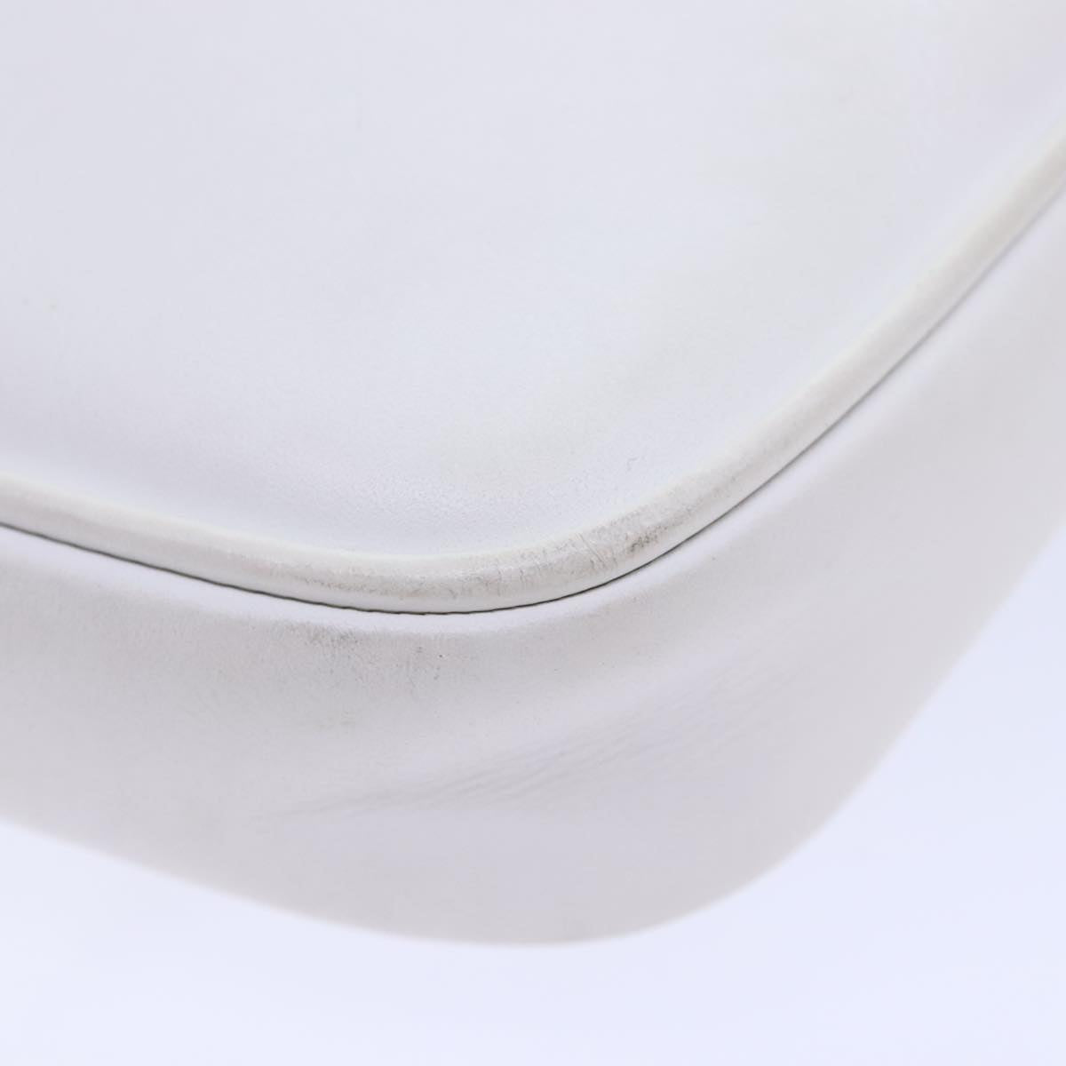 Salvatore Ferragamo White Leather Shoulder Bag (Pre-Owned)