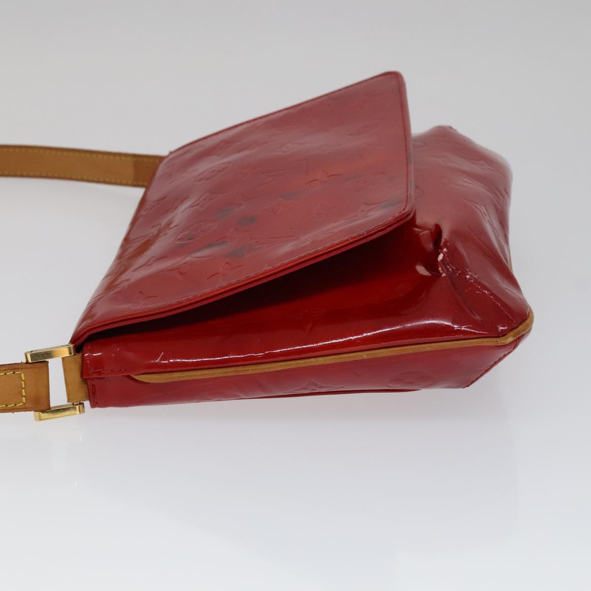 Louis Vuitton Red Patent Leather Shoulder Bag (Pre-Owned)