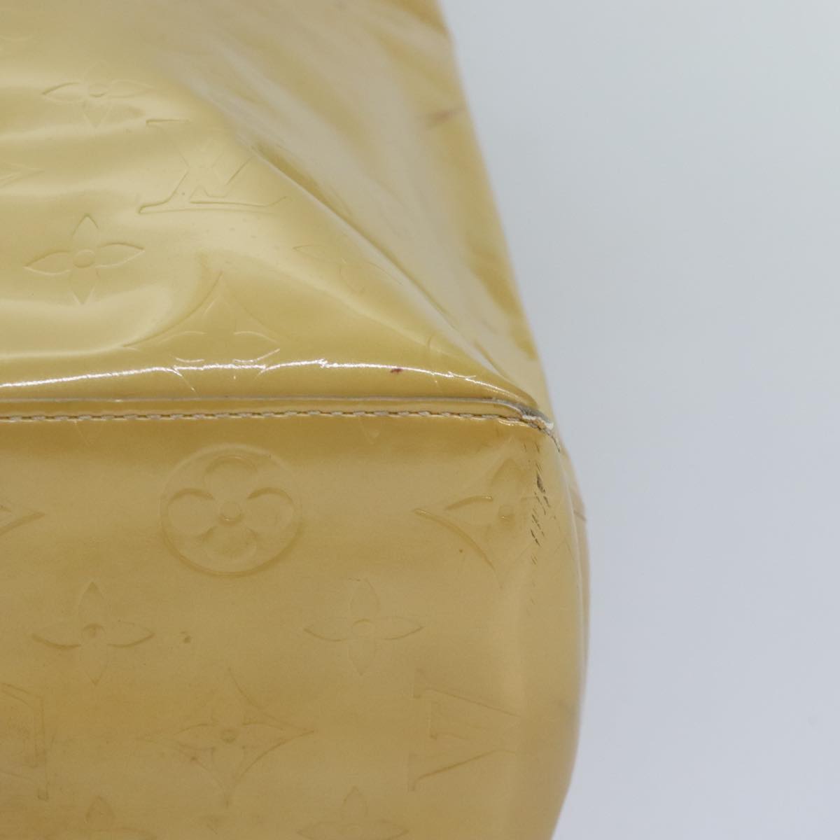 Louis Vuitton Reade Beige Patent Leather Tote Bag (Pre-Owned)