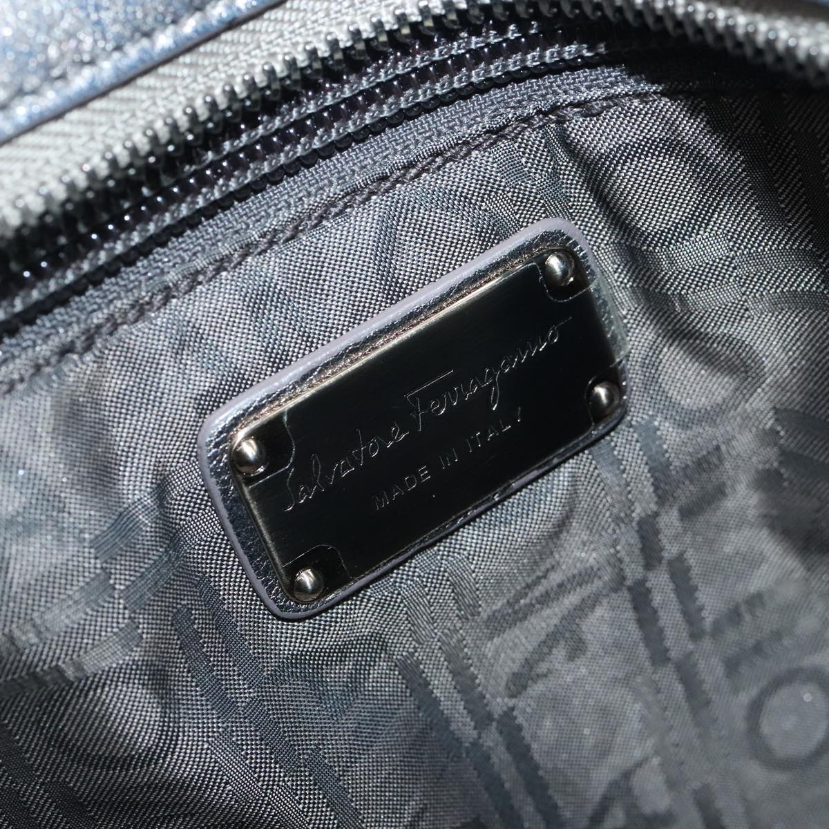 Salvatore Ferragamo Gancini Silver Leather Handbag (Pre-Owned)