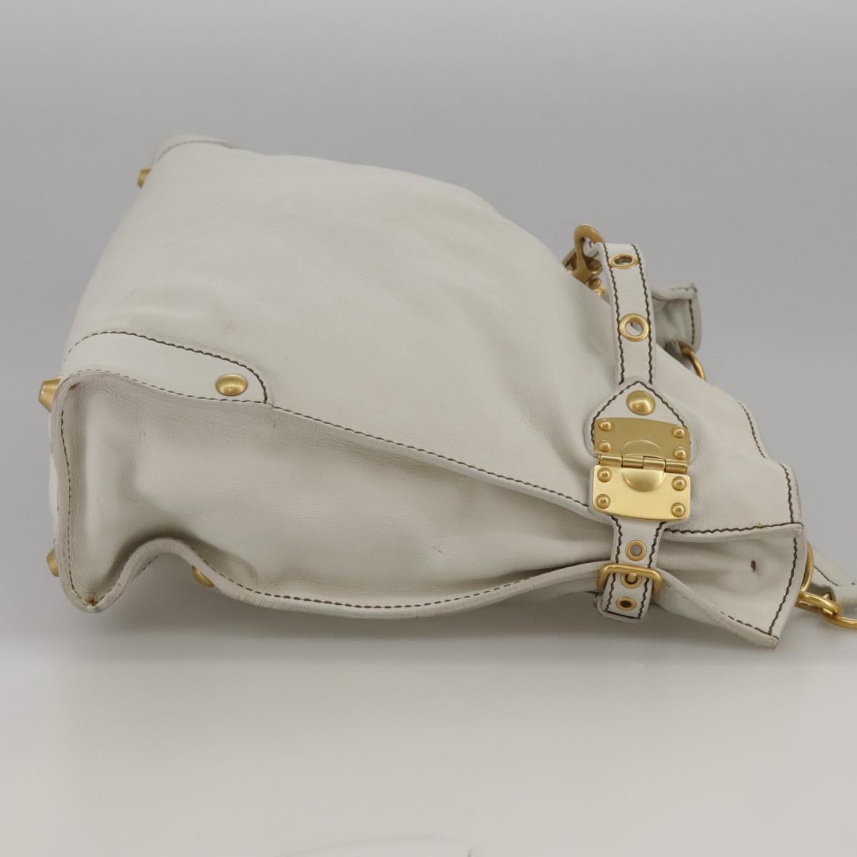 Miu Miu White Leather Shoulder Bag (Pre-Owned)