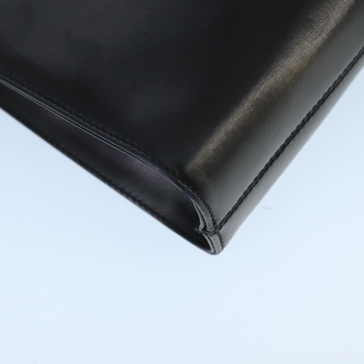 Salvatore Ferragamo Gancini Black Leather Shoulder Bag (Pre-Owned)
