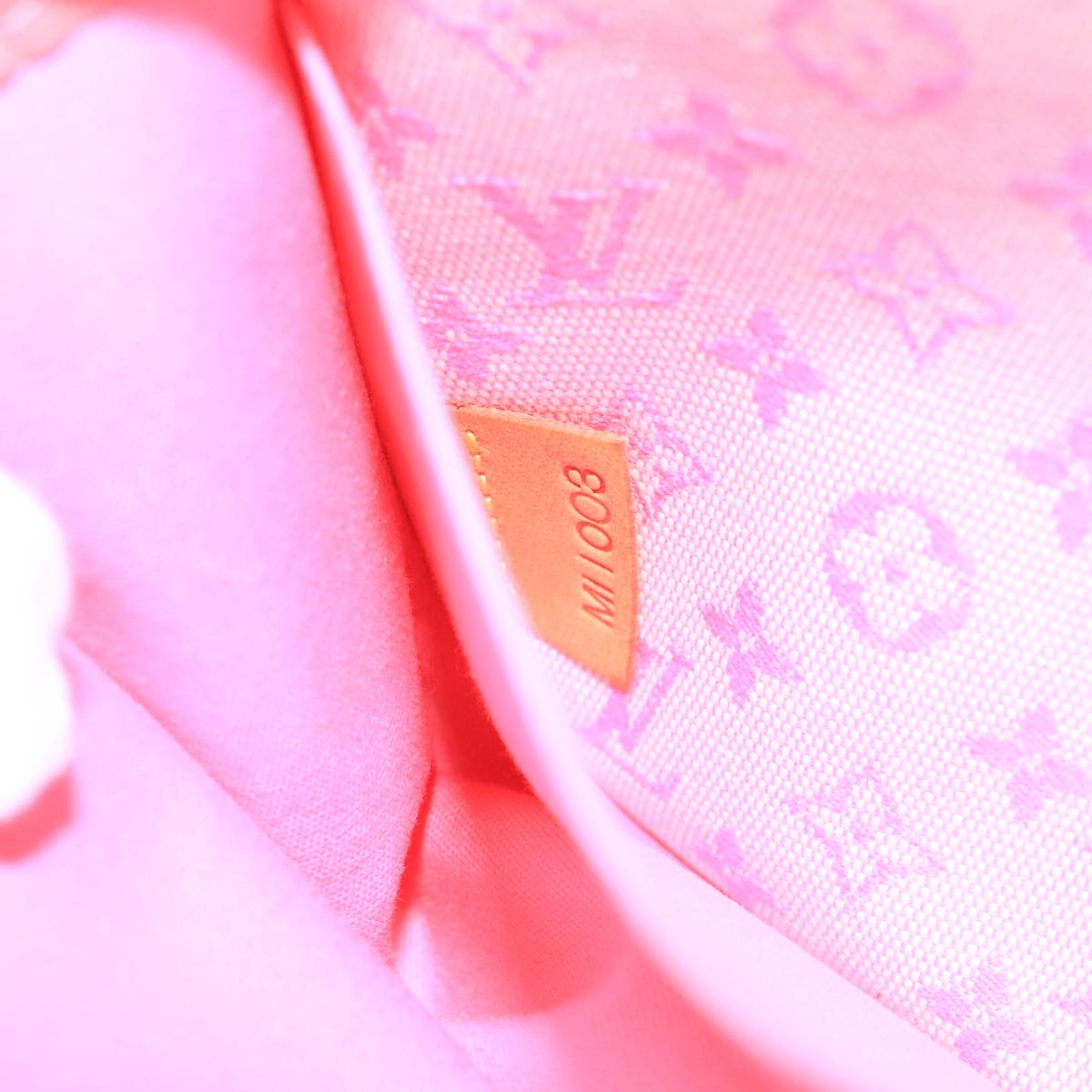 Louis Vuitton Mary Kate Pink Canvas Clutch Bag (Pre-Owned)