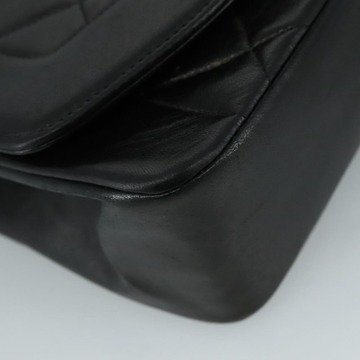 Chanel Diana Black Leather Shoulder Bag (Pre-Owned)