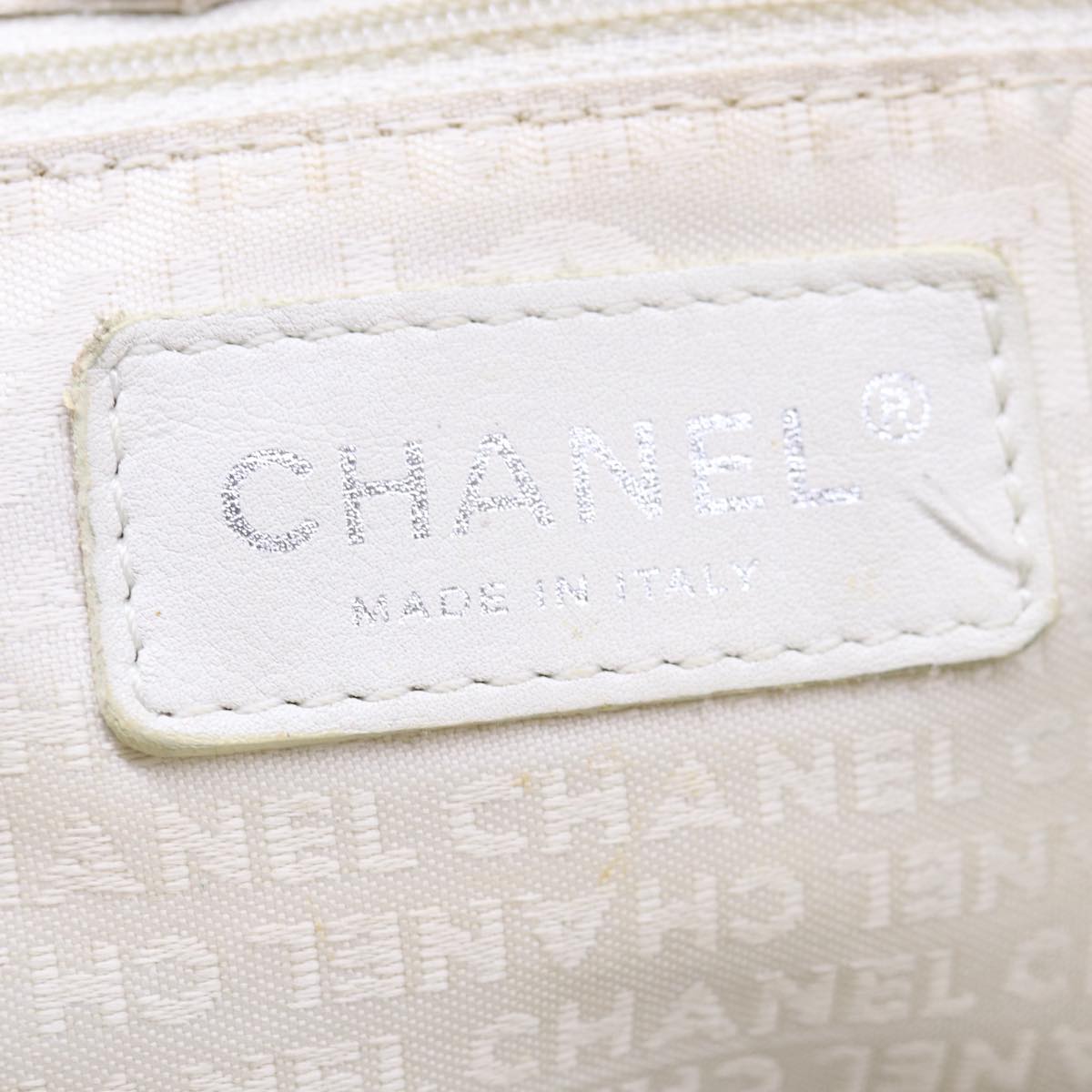 Chanel Chanel Beige Canvas Handbag (Pre-Owned)