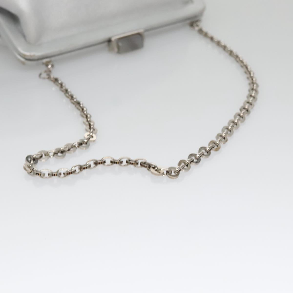Salvatore Ferragamo Silver Leather Shoulder Bag (Pre-Owned)