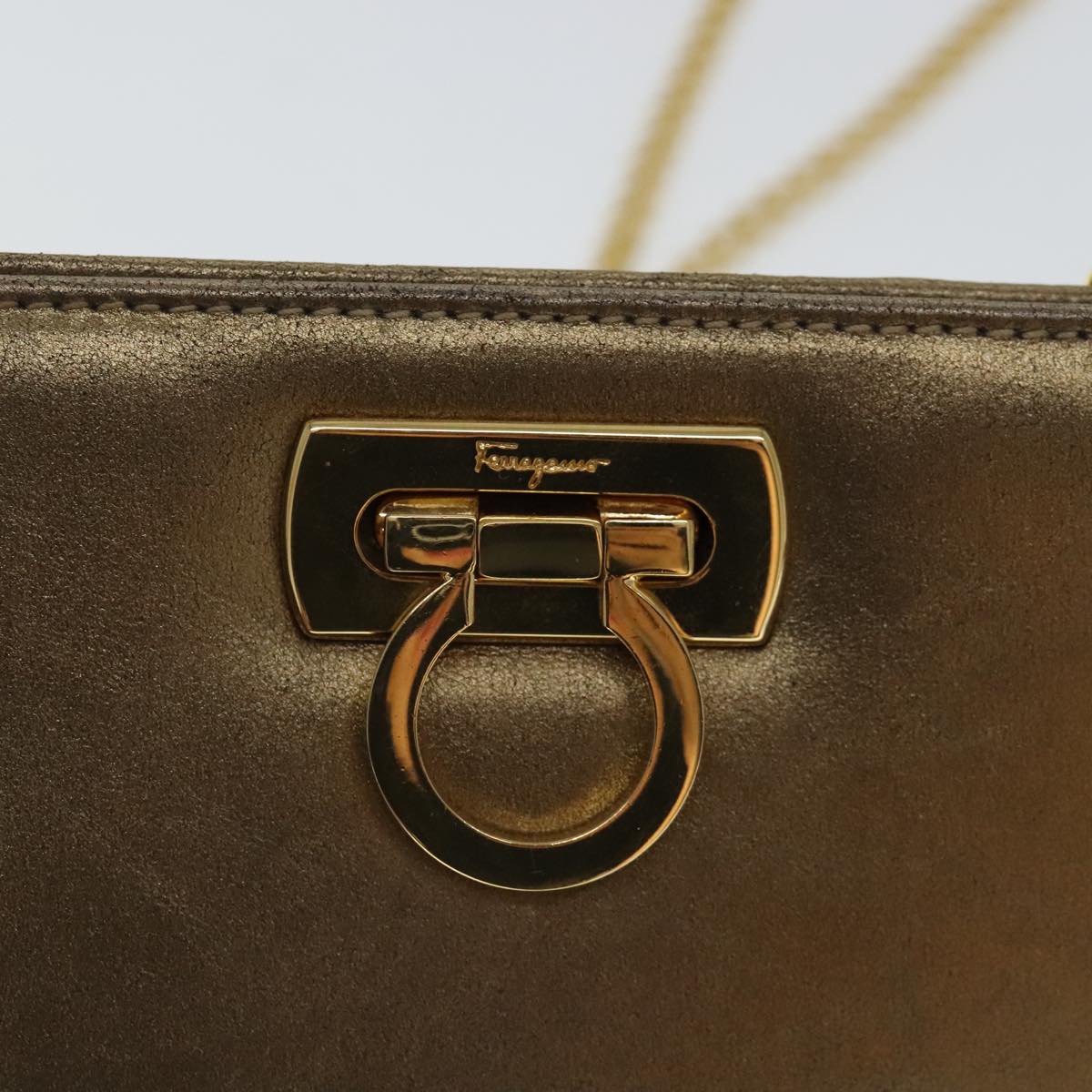 Salvatore Ferragamo Gancini Gold Leather Shoulder Bag (Pre-Owned)