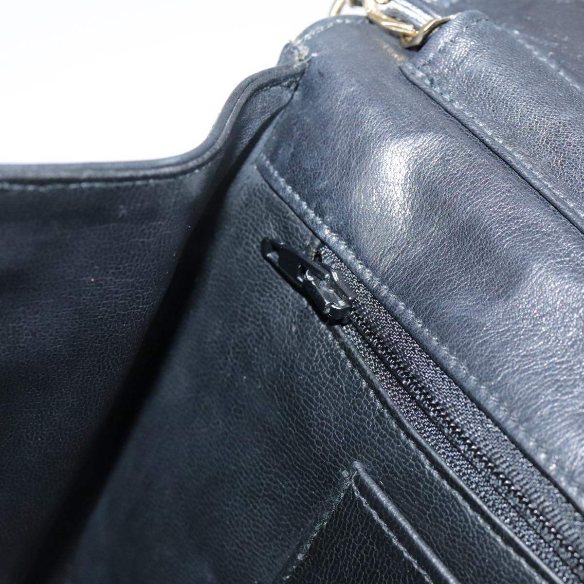 Chanel Single Flap Black Leather Shoulder Bag (Pre-Owned)