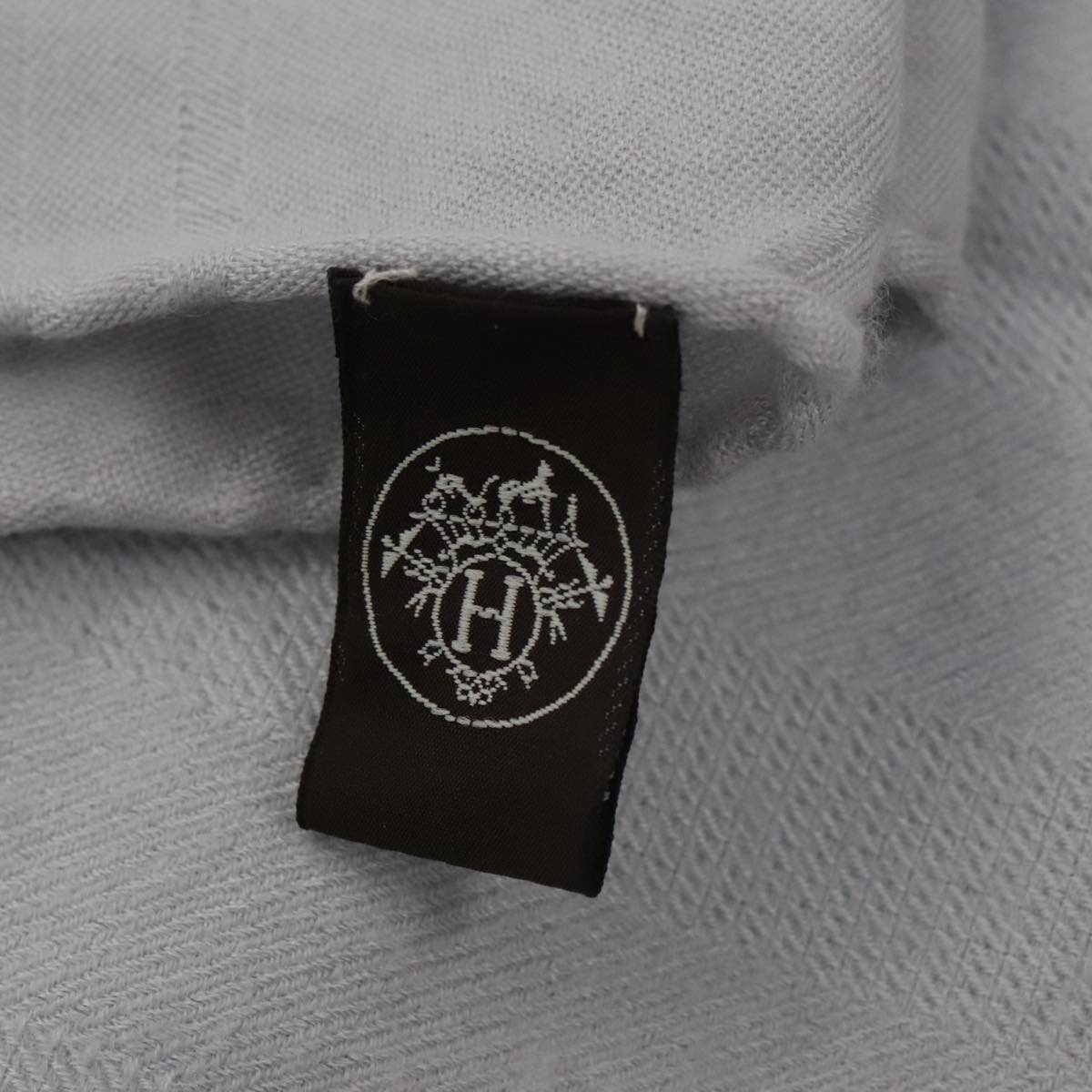 Hermès Grey Cashmere Scarf  (Pre-Owned)