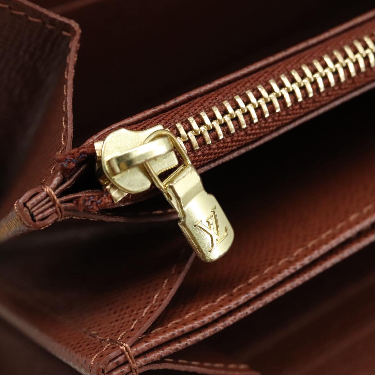 Louis Vuitton Zippy Wallet Brown Canvas Wallet  (Pre-Owned)