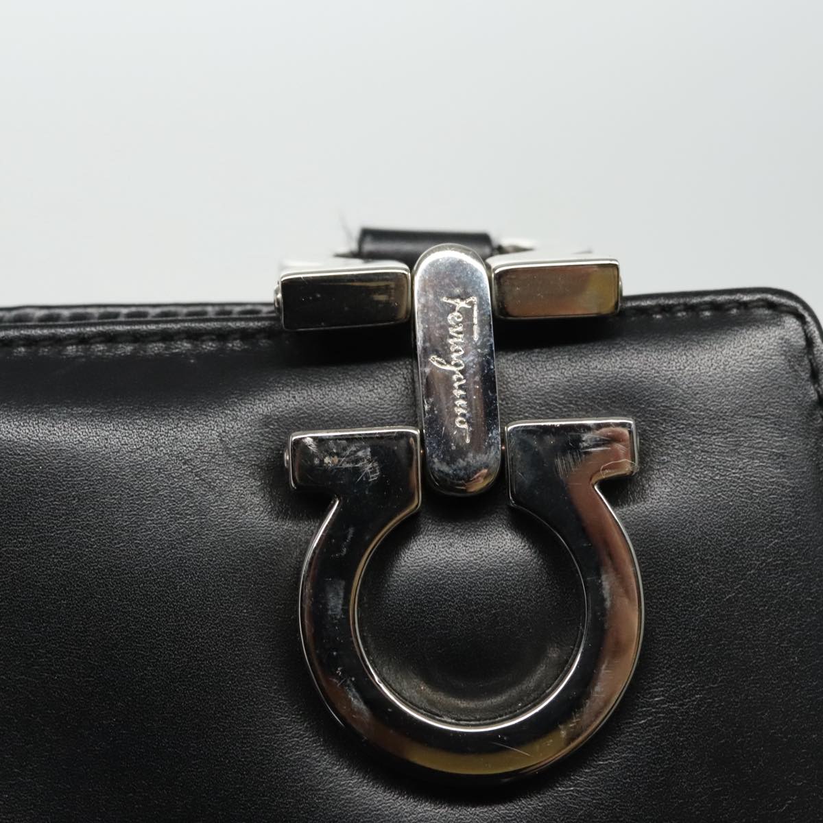 Salvatore Ferragamo Gancini Black Leather Shoulder Bag (Pre-Owned)