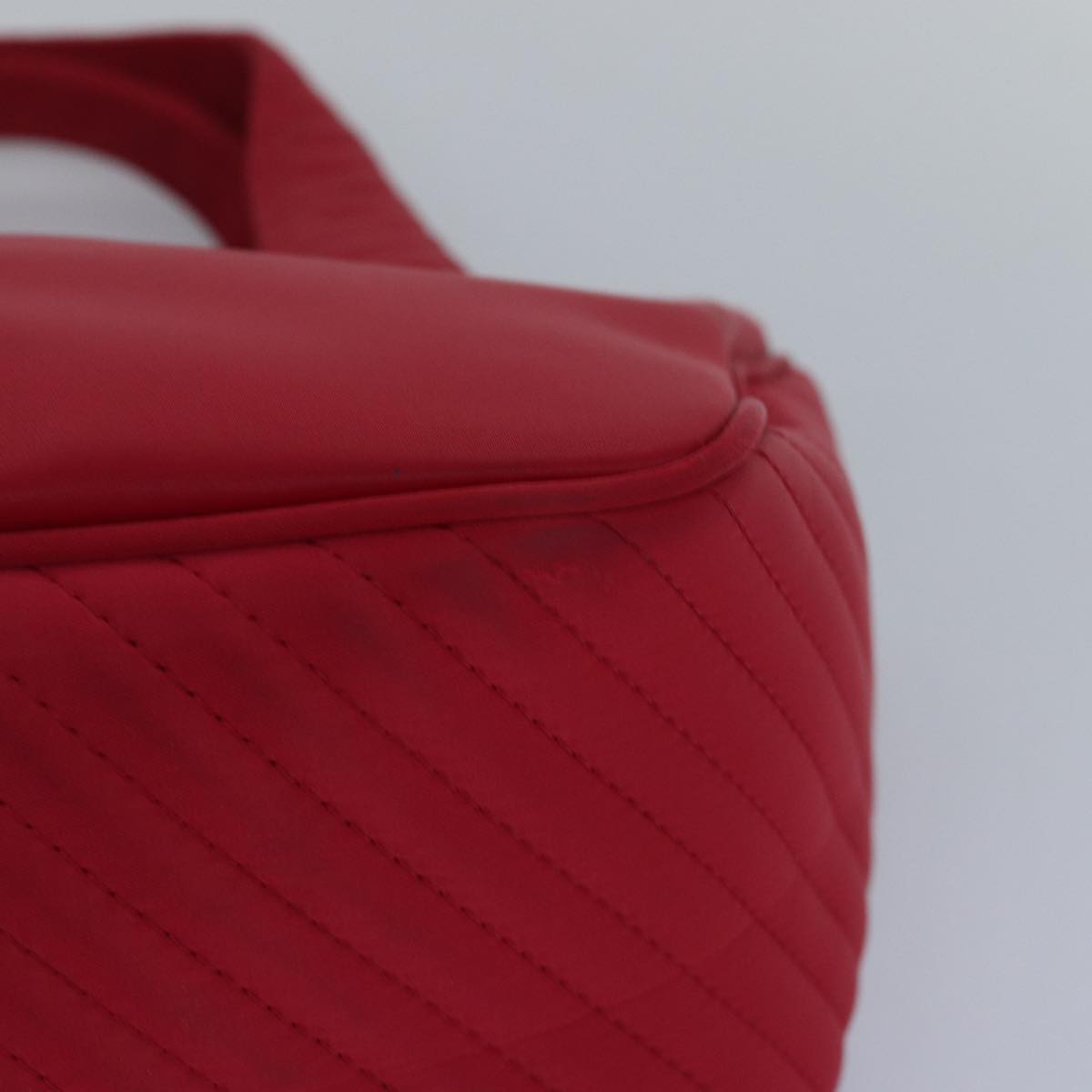 Yves Saint Laurent Red Synthetic Handbag (Pre-Owned)