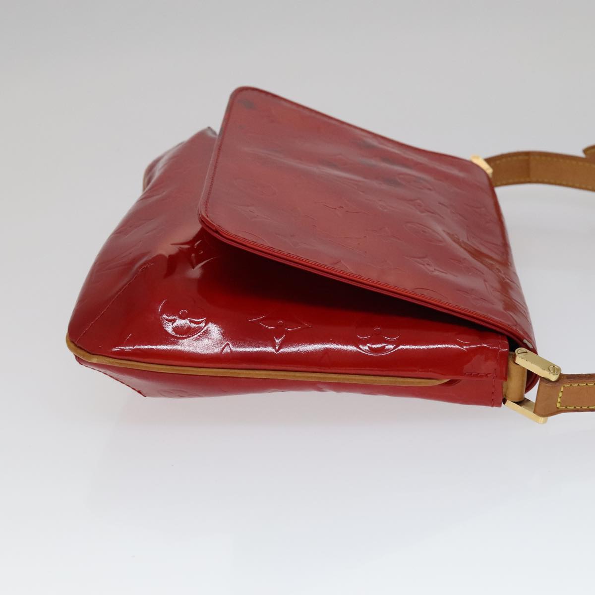 Louis Vuitton Red Patent Leather Shoulder Bag (Pre-Owned)