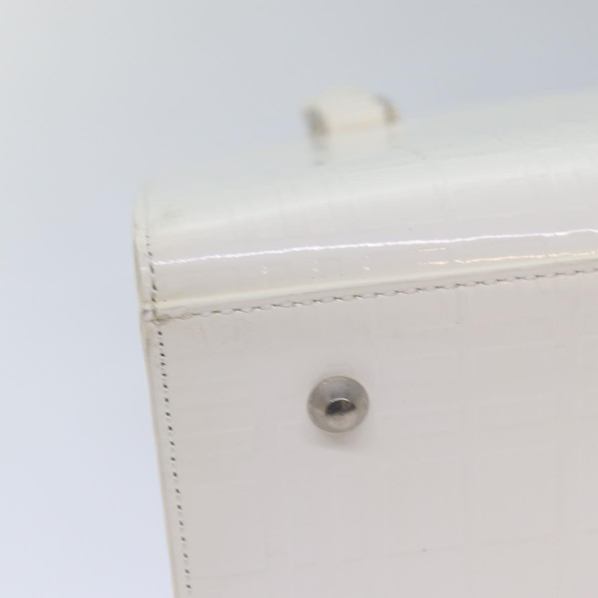 Burberry - White Patent Leather Handbag (Pre-Owned)