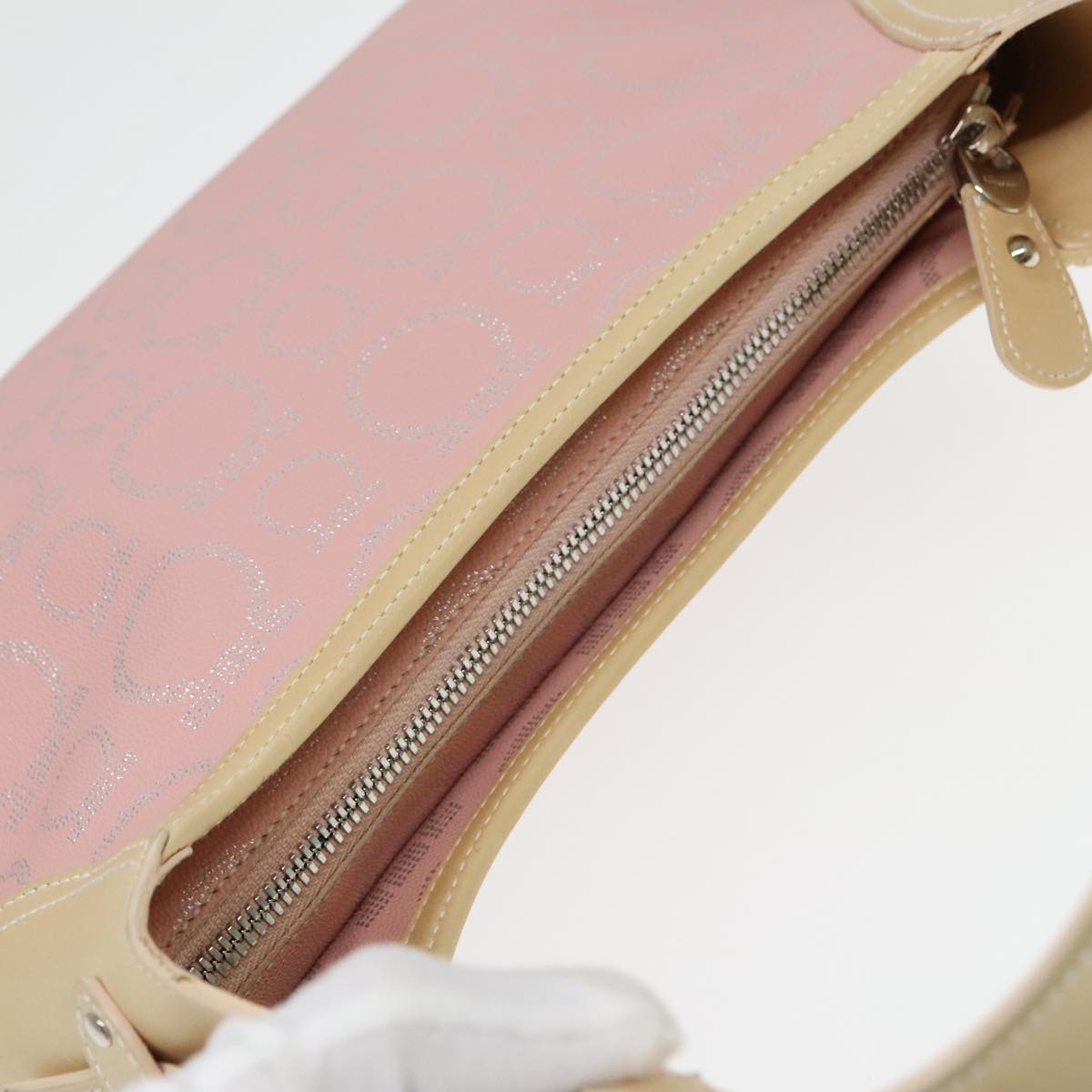 Salvatore Ferragamo Gancini Pink Canvas Shoulder Bag (Pre-Owned)