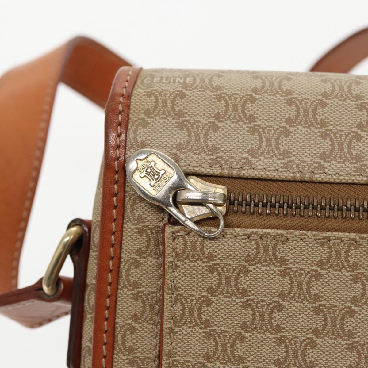 Céline Beige Canvas Shoulder Bag (Pre-Owned)