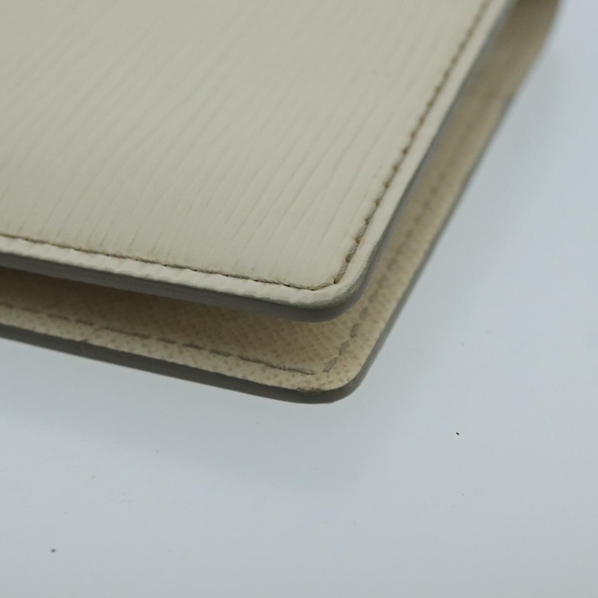 Louis Vuitton Agenda Pm White Leather Wallet  (Pre-Owned)