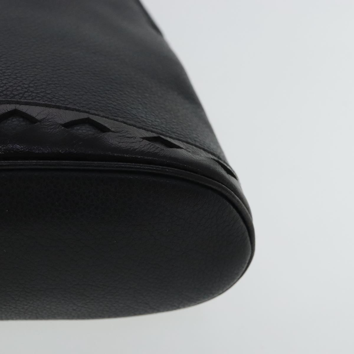 Yves Saint Laurent Black Leather Handbag (Pre-Owned)