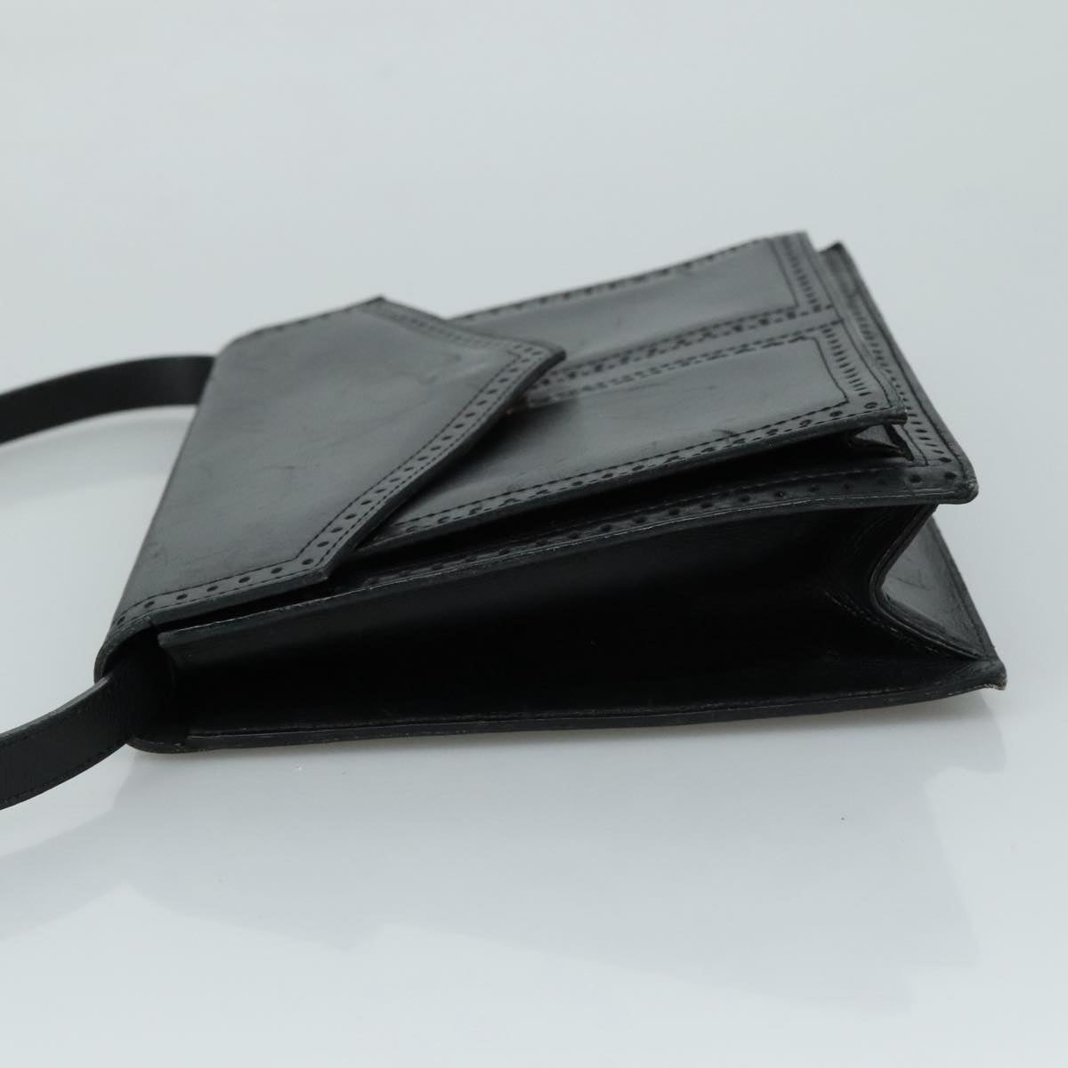 Yves Saint Laurent Black Leather Shoulder Bag (Pre-Owned)