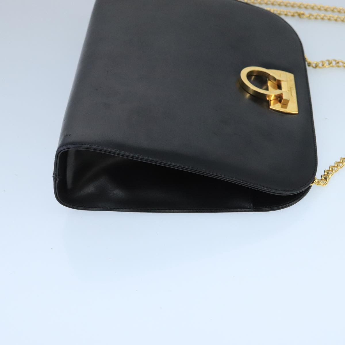 Salvatore Ferragamo Gancini Black Leather Shoulder Bag (Pre-Owned)