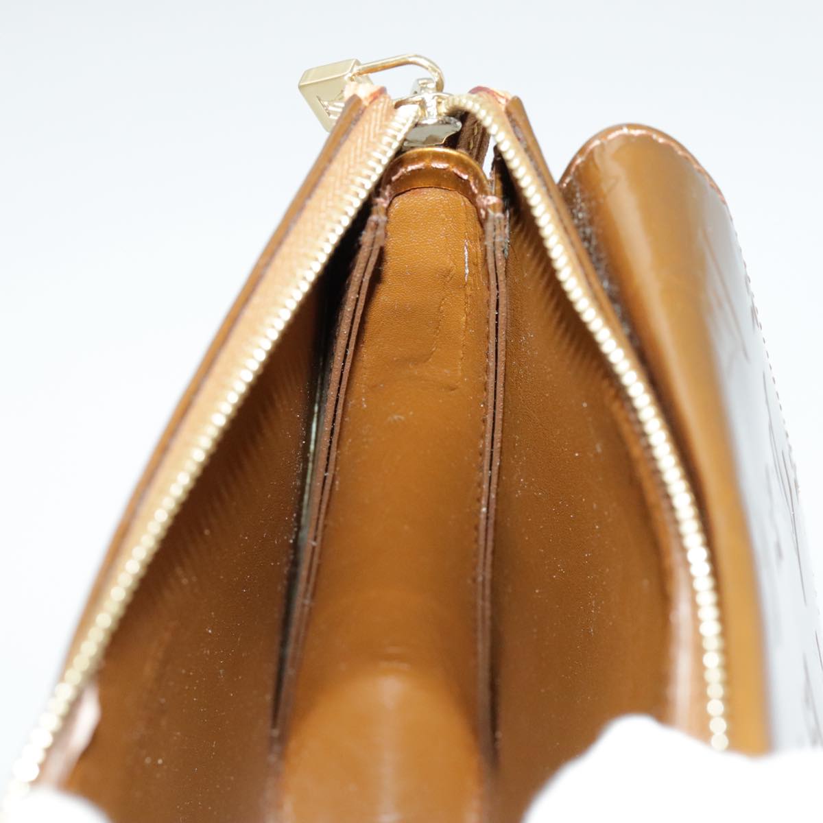 Louis Vuitton Mott Brown Patent Leather Clutch Bag (Pre-Owned)