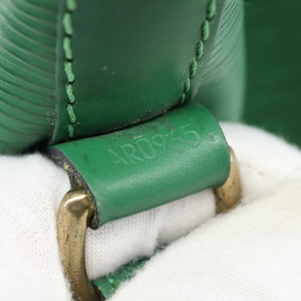 Louis Vuitton Noé Green Leather Shoulder Bag (Pre-Owned)
