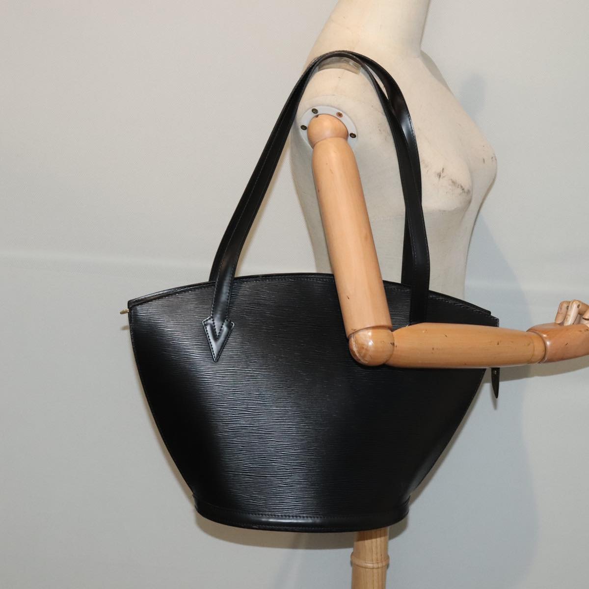 Louis Vuitton Saint Jacques Black Leather Shoulder Bag (Pre-Owned)