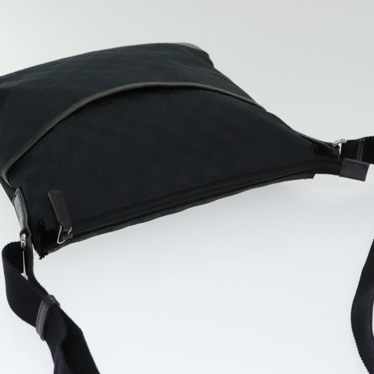 Gucci Gg Canvas Black Canvas Shoulder Bag (Pre-Owned)