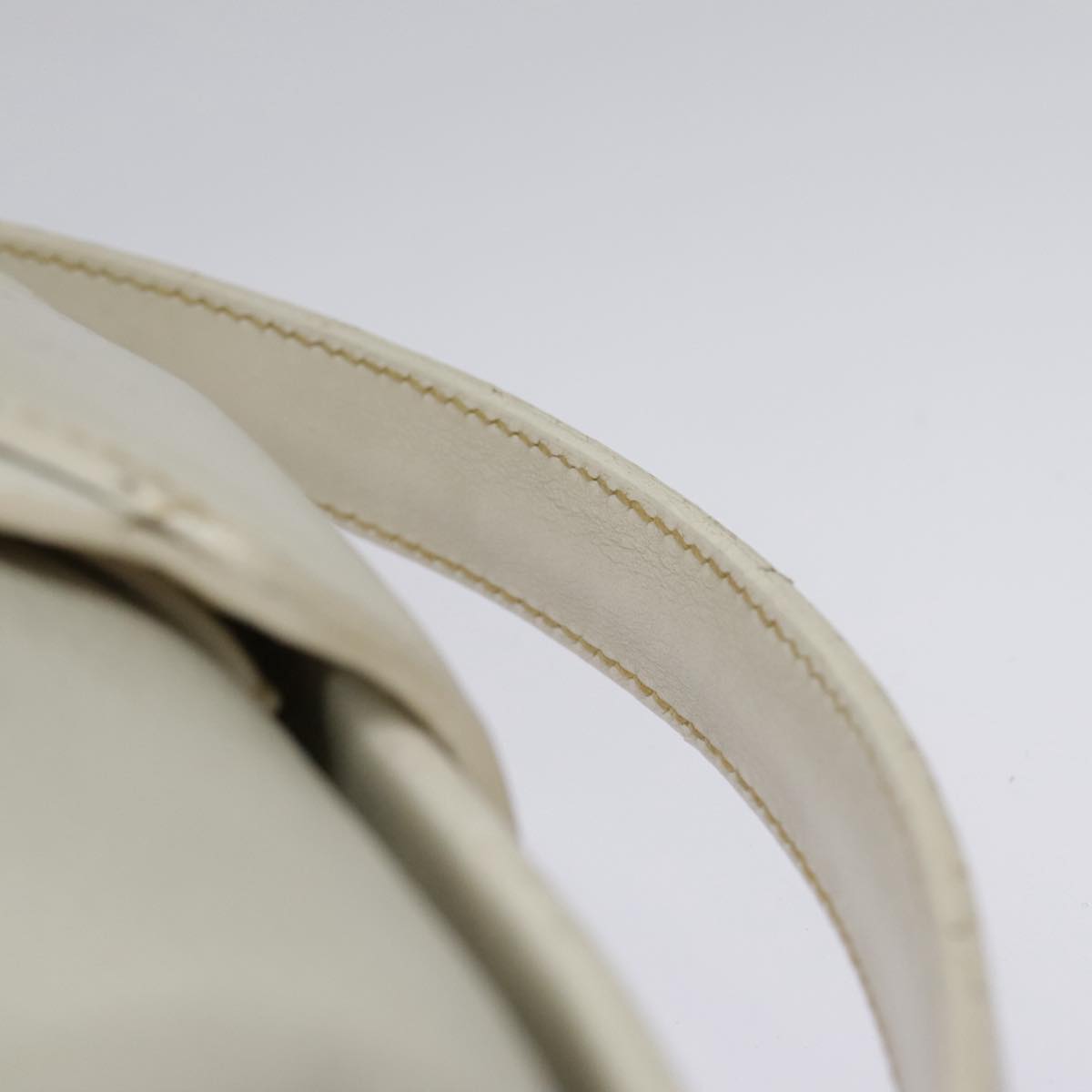 Gucci White Leather Shoulder Bag (Pre-Owned)