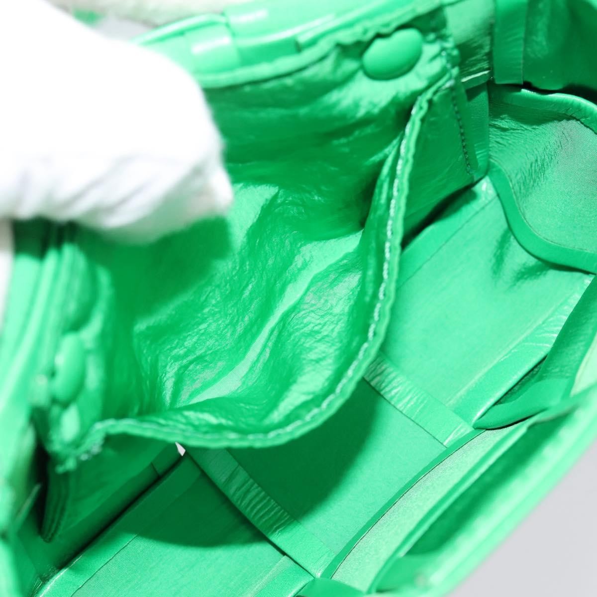 Bottega Veneta Cassette Maxi Intrecciato Leather Green Leather Clutche & Pouche Bag (Pre-Owned)