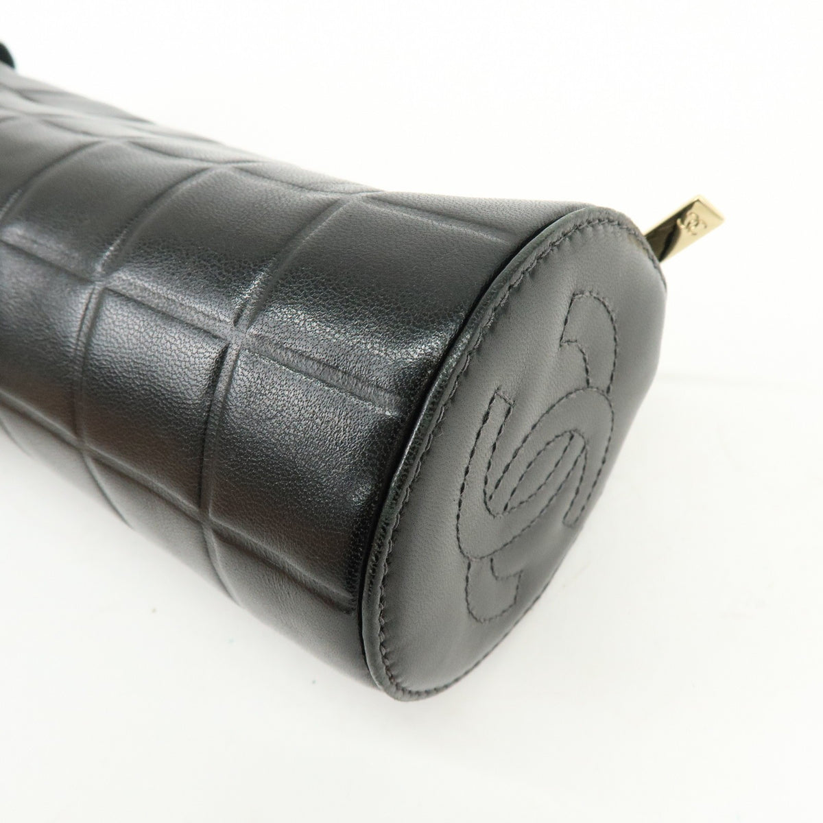 Chanel Chocolate Bar Cosmetic Quilted Lambskin Black Leather Toiletry Case Accessory (Pre-Owned)
