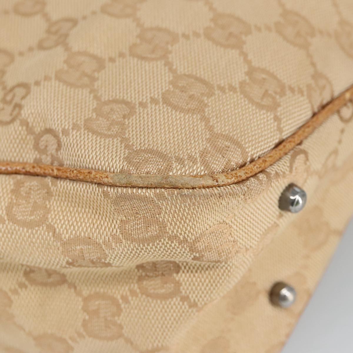 Gucci Beige Canvas Shoulder Bag (Pre-Owned)