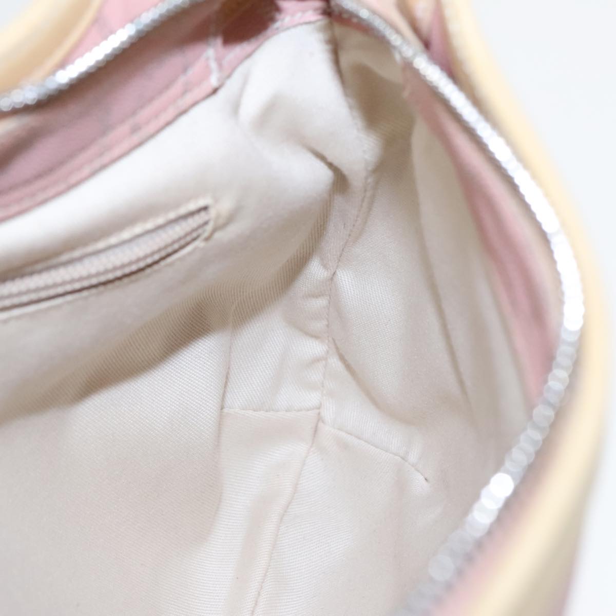 Salvatore Ferragamo Gancini Pink Canvas Shoulder Bag (Pre-Owned)