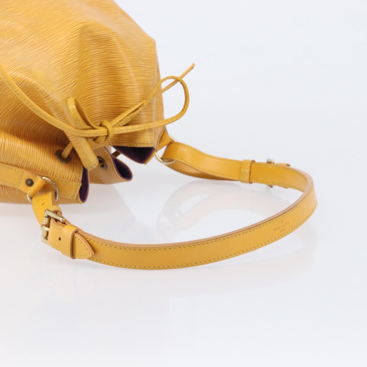 Louis Vuitton Petit Noe Epi Leather Yellow Leather Shoulder Bag Bag (Pre-Owned)