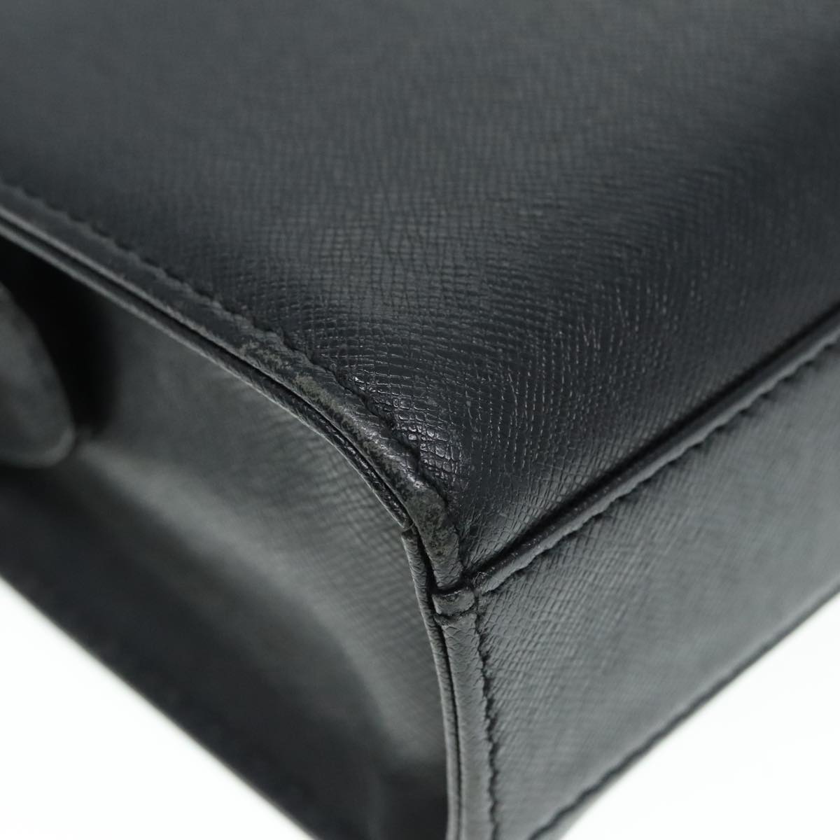 Burberry Black Leather Clutch Bag (Pre-Owned)