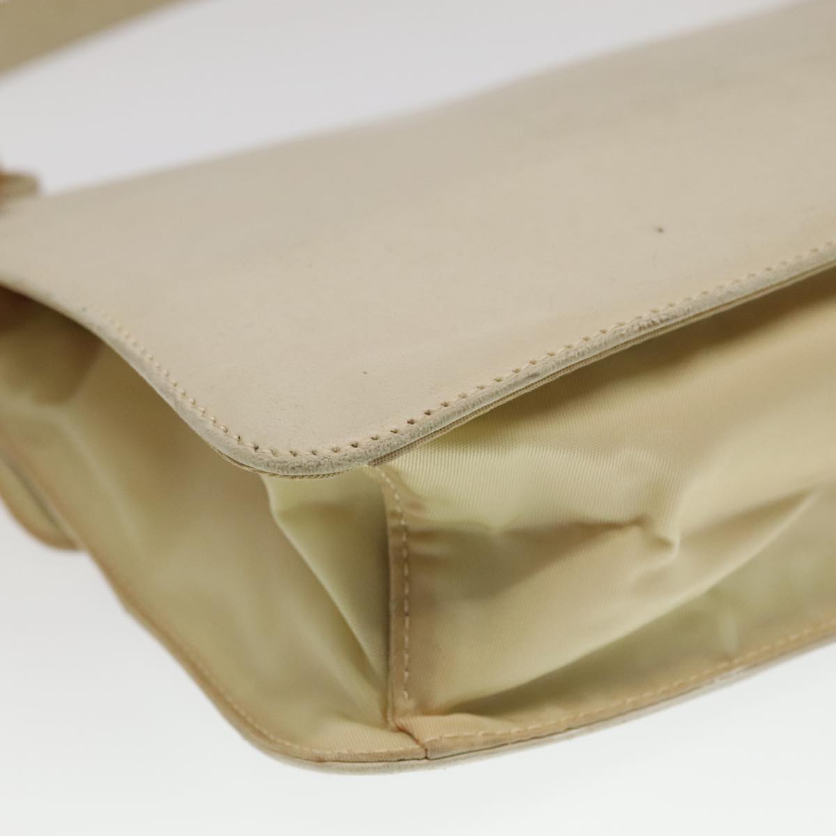 Prada Beige Leather Shoulder Bag (Pre-Owned)