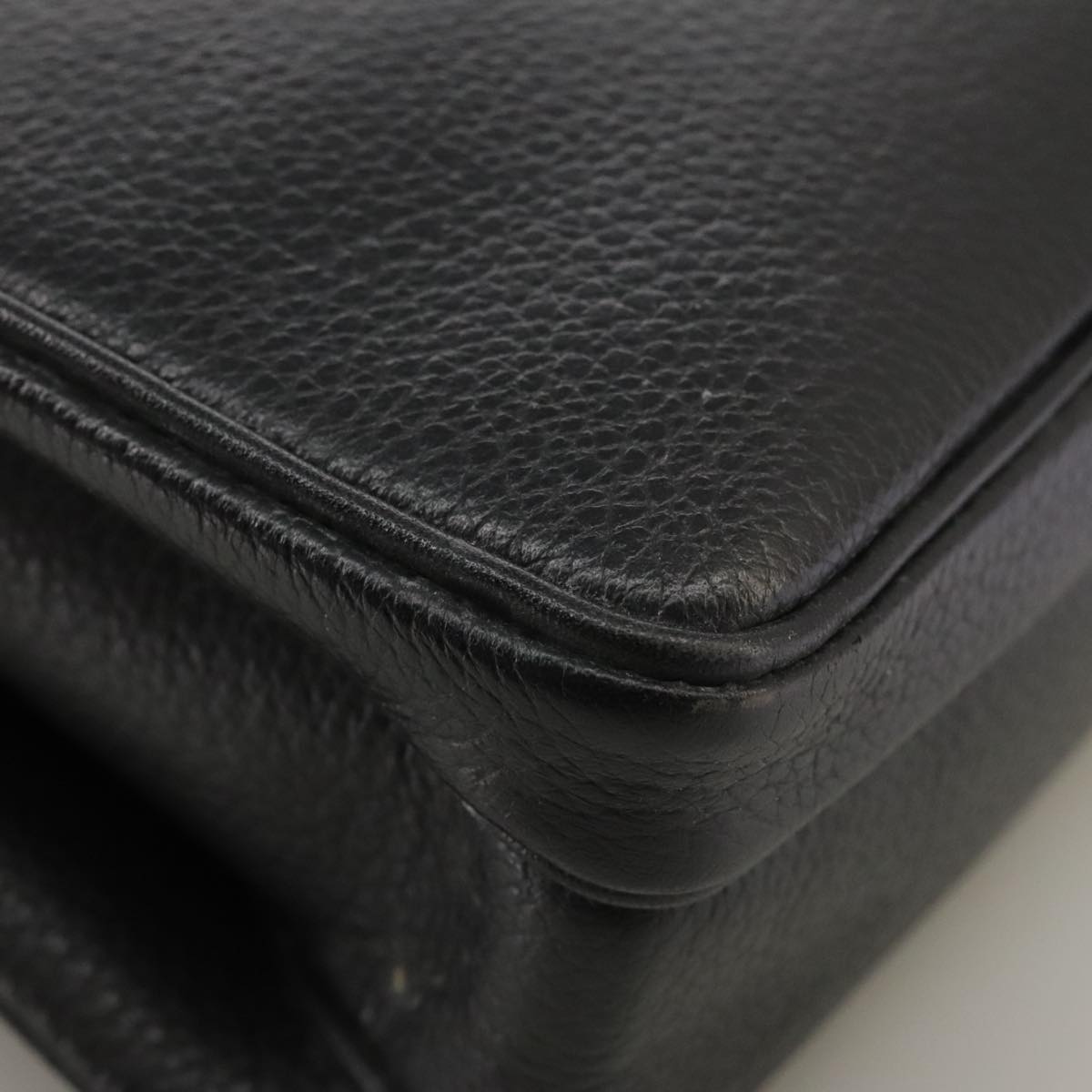 Burberry Black Leather Shoulder Bag (Pre-Owned)